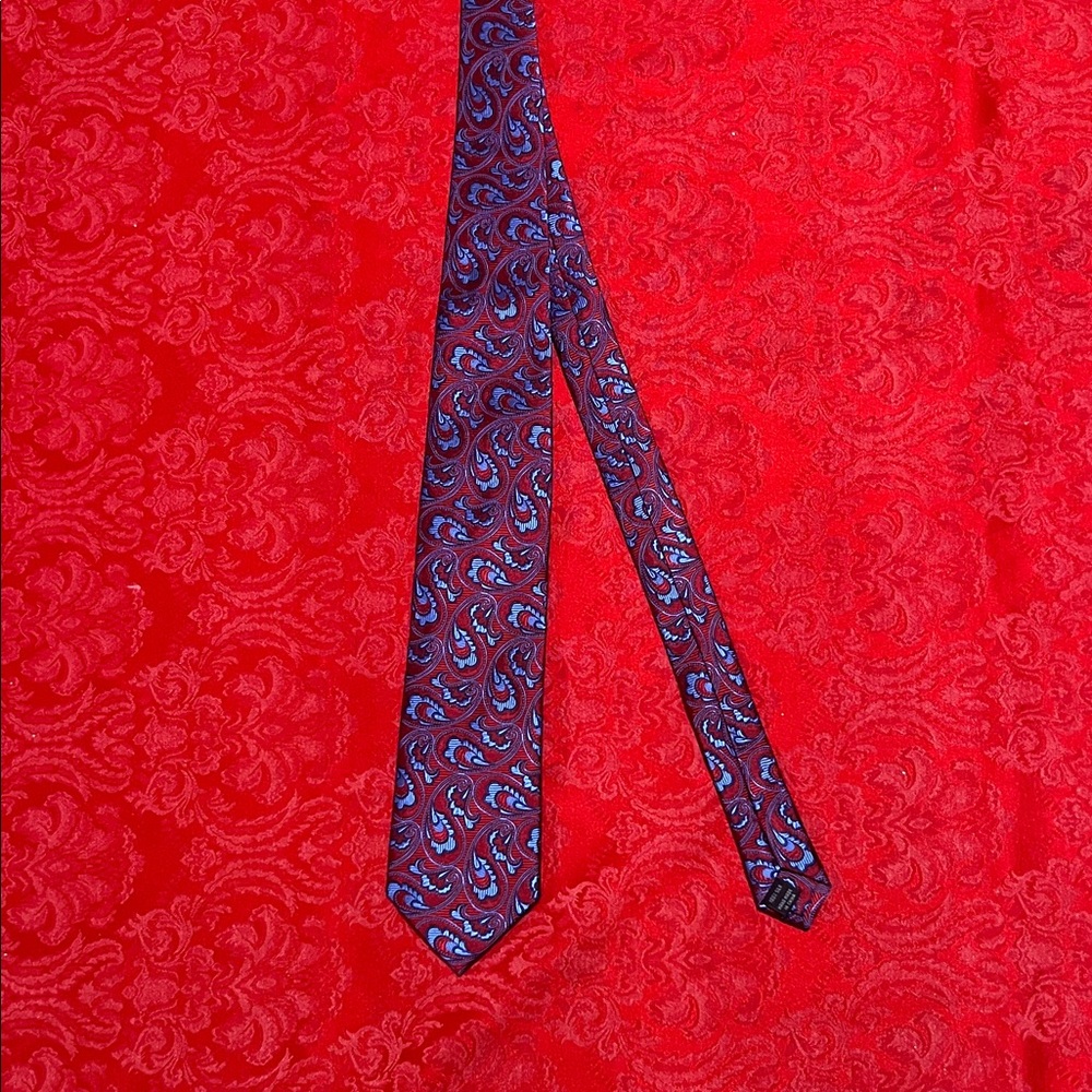 Johnston & Murphy Signature Men’s Silk Tie Red Blue Paisley Handmade Classic Nec